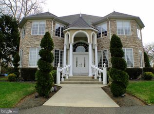 11033 Knights Rd, Philadelphia, PA 19154