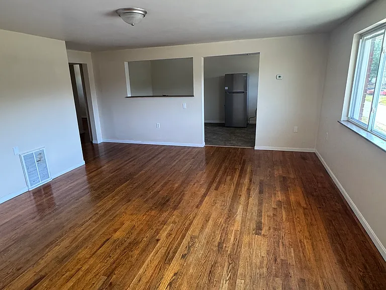 1014 Elm St #7 — Photo 9