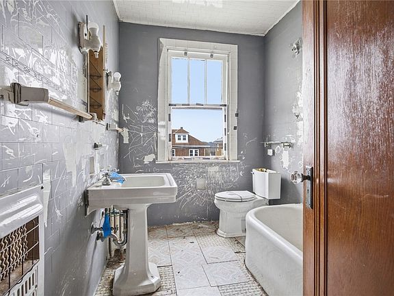 15th image of this home