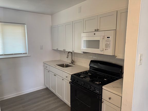 3rd image of 9634 Saint Jerome Ln