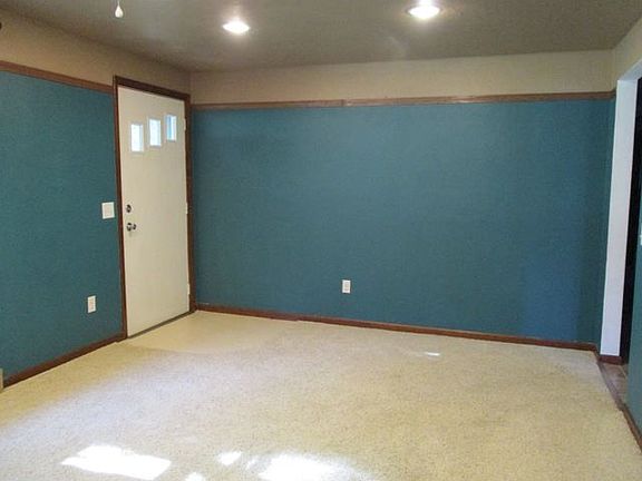 3rd image of 207 N 4th St