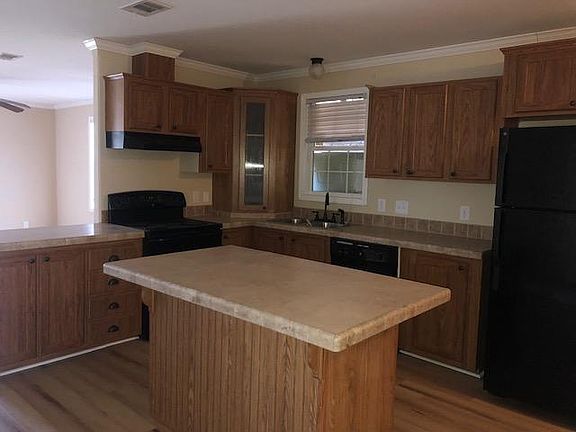 5th image of 80 Crest Oak Dr