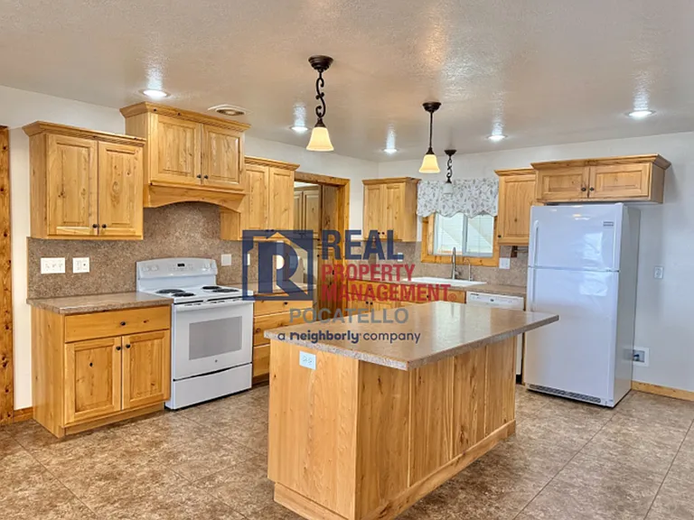 13355 N Dekay Rd — Photo 3