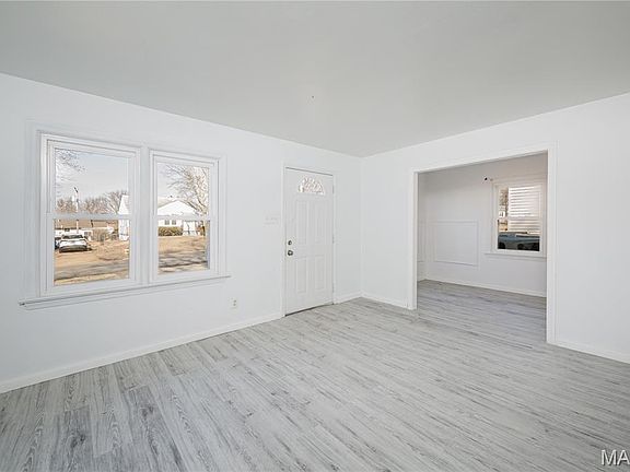 5th image of 210 Derhake Rd