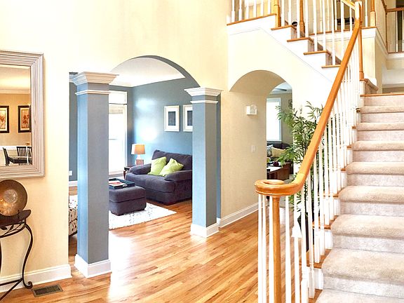 4th image of 127 Cicero Ln