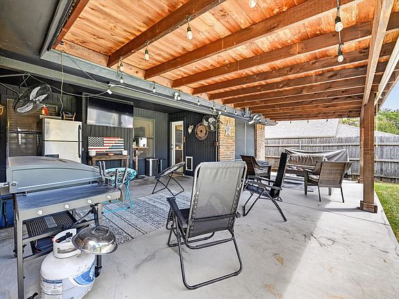 5th image of 8233 Willis Ln