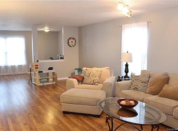 3rd image of 113 Brinkley Park Dr
