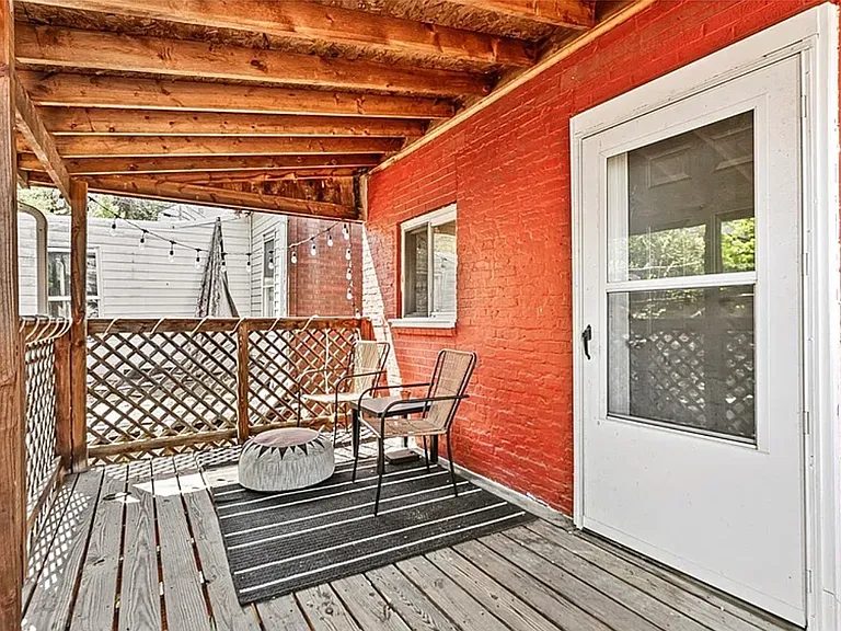 73 1/2 Barry St #2 — Photo 8