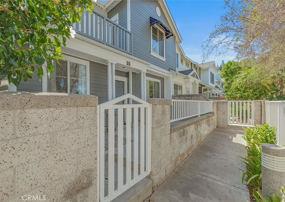 35 Coronado Cay Ln
