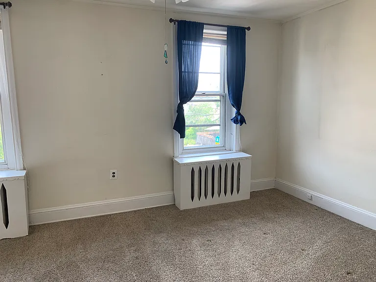 249 Dupont St #2 — Photo 7