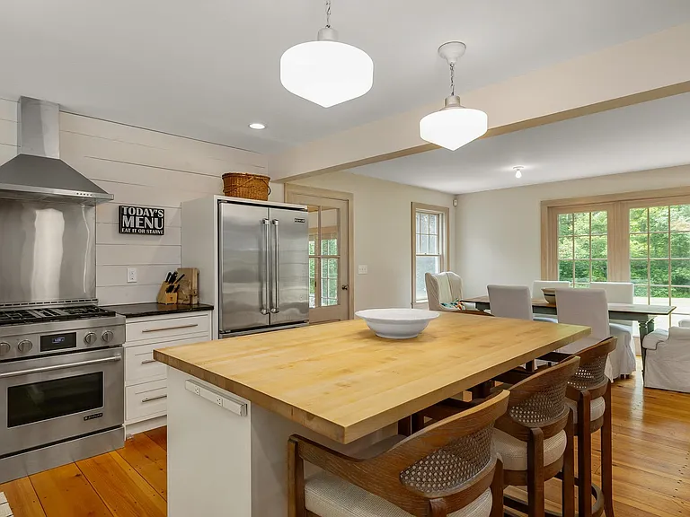 71 W Atlantic Ave — Photo 5