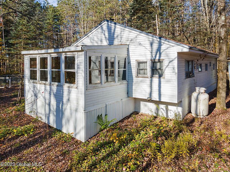 2nd image of 391 Peraglie Road
