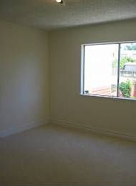 4th image of 135 Chester Ave