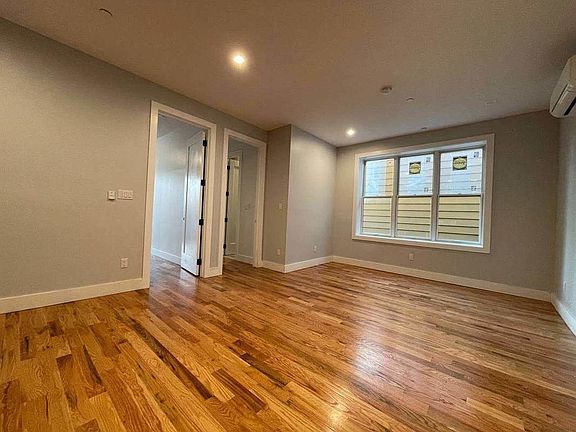4th image of 2266 Pacific St #3BB