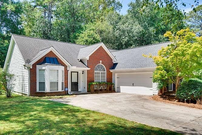 1st image of 410 Sunnyside Dr