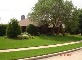 2049 Biscayne Dr, Lewisville, TX 75067