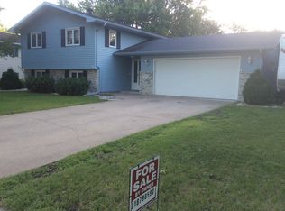 3917 4th St S, Moorhead, MN 56560