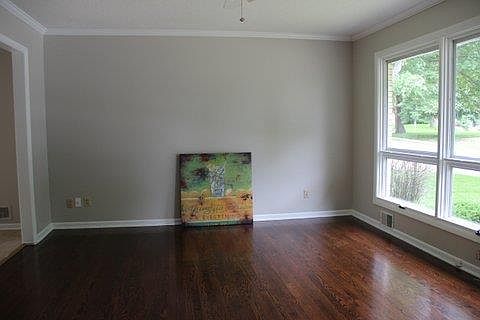 4th image of 3632 S Leslie St