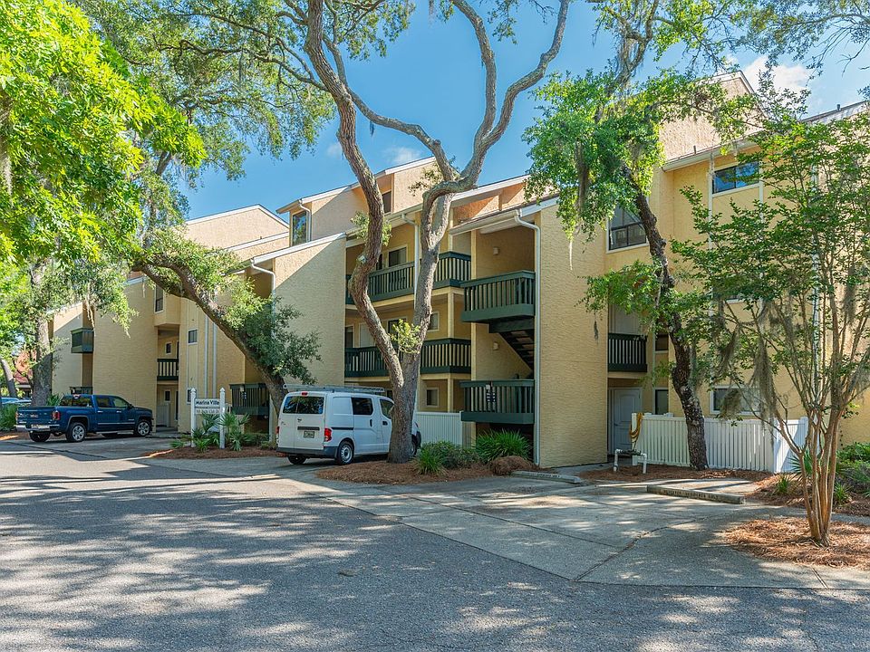 1st image of 300 Yacht Club Dr Unit 11