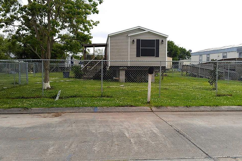1st image of 208 Fresno Dr
