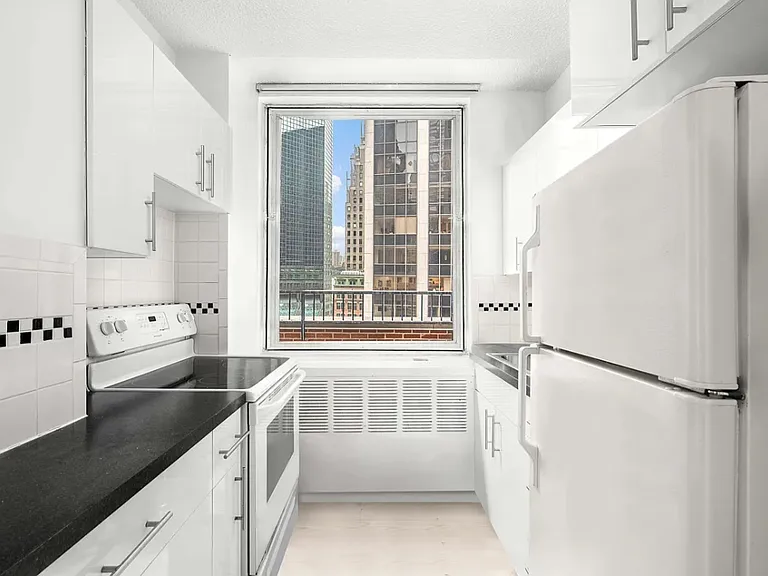 130 Water St #10H — Photo 6
