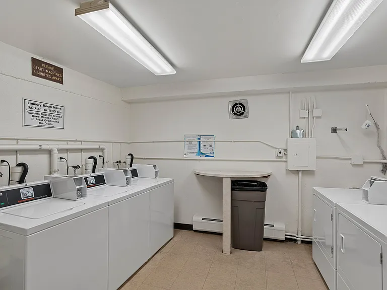2211 S Stewart Ave #1A — Photo 22
