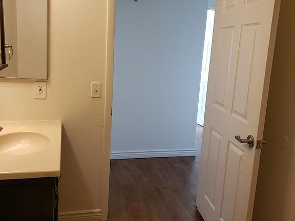 4th image of 530 W Jackman St #2