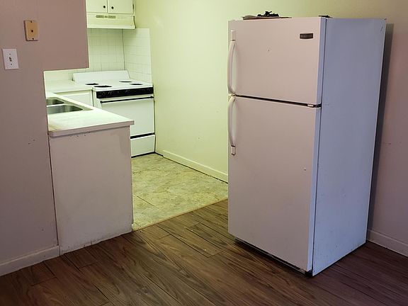 4th image of 629 W Nettie Ave APT B