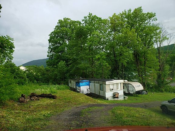 3rd image of 28 Turkey Knob Ln