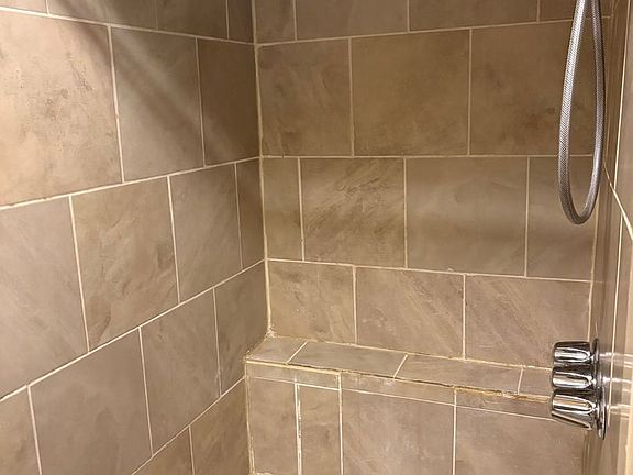 5th image of 3808 Wyandotte St APT 1
