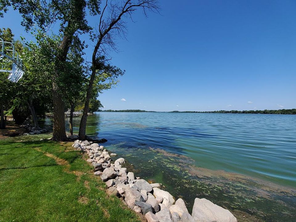 1st image of 492 S Tetonka Bay Dr