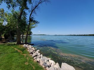 492 S Tetonka Bay Dr, Waterville, MN 56096