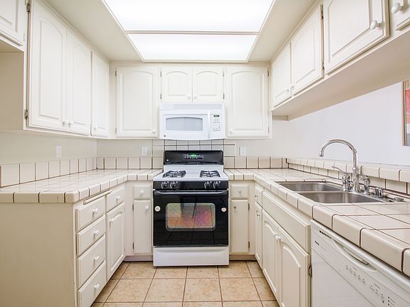 4th image of 14333 Tyler St Unit 42