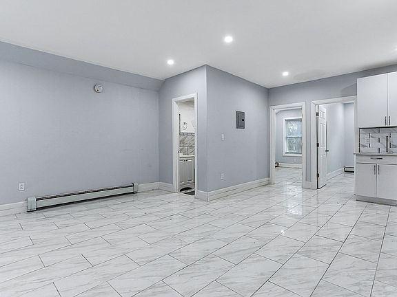 3rd image of 306 Sumpter St #1R