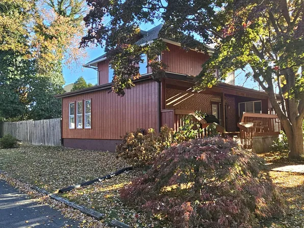 2 Willow Ln, Wilmington, DE 19809