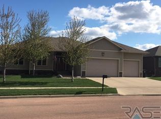 215 W St Nicholas St, Tea, SD 57064