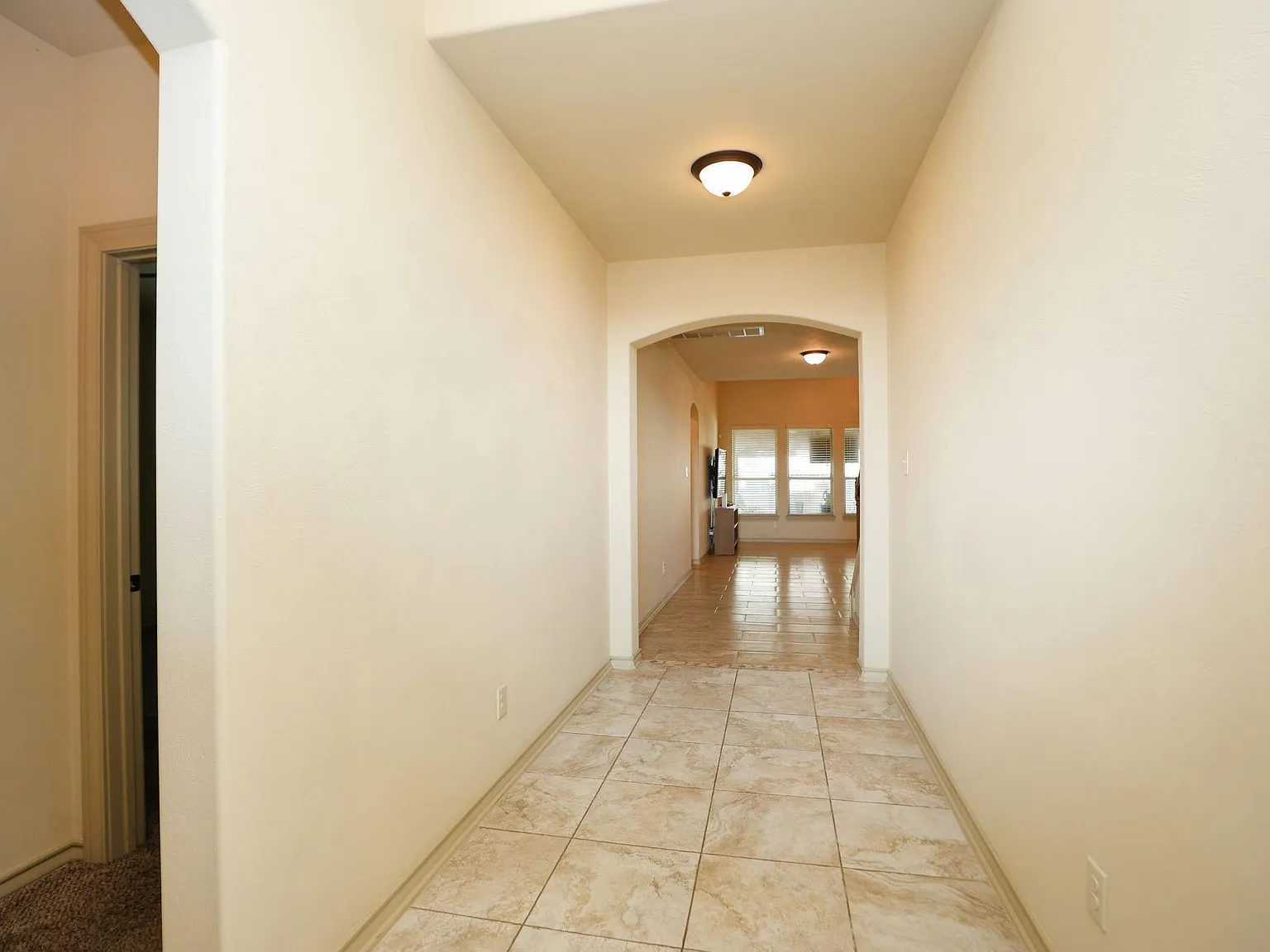 4 bed, 3.0 bath, 2778 sqft, $2,700 — Photo 3