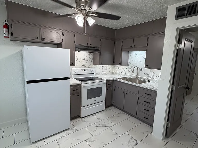 1216 N 8th St #5 — Photo 2