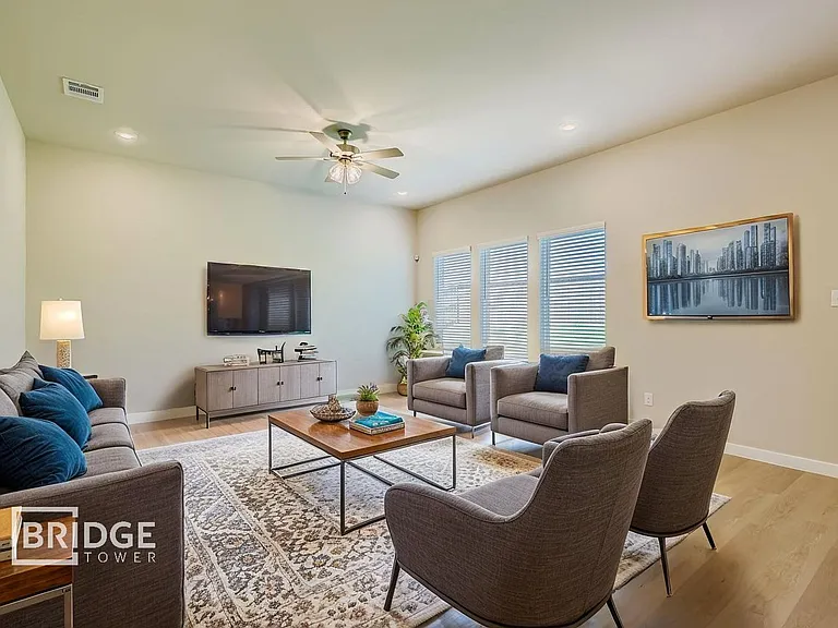 905 Jacquelyne Dr — Photo 4