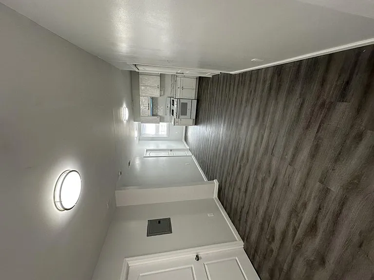 262 Grand St — Photo 3