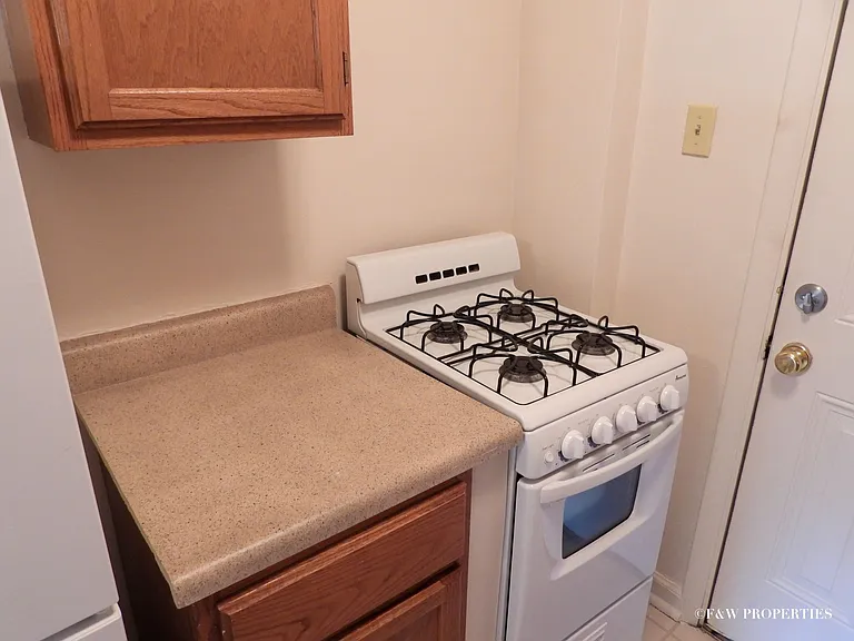 775 E. Broad St — Photo 15