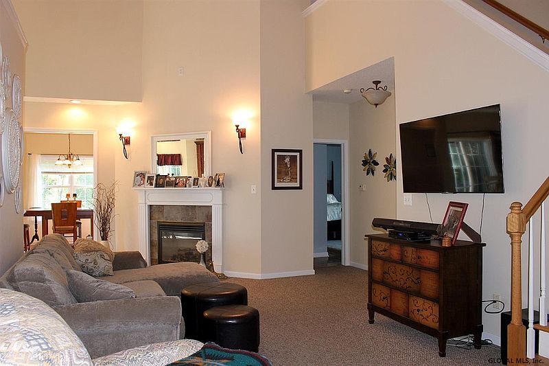 2nd image of 3666 SOMERSET Street