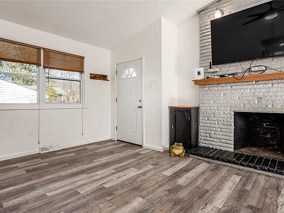 5th image of 8010 Lakeview Dr