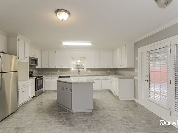 4th image of 33 Crestwood Rd