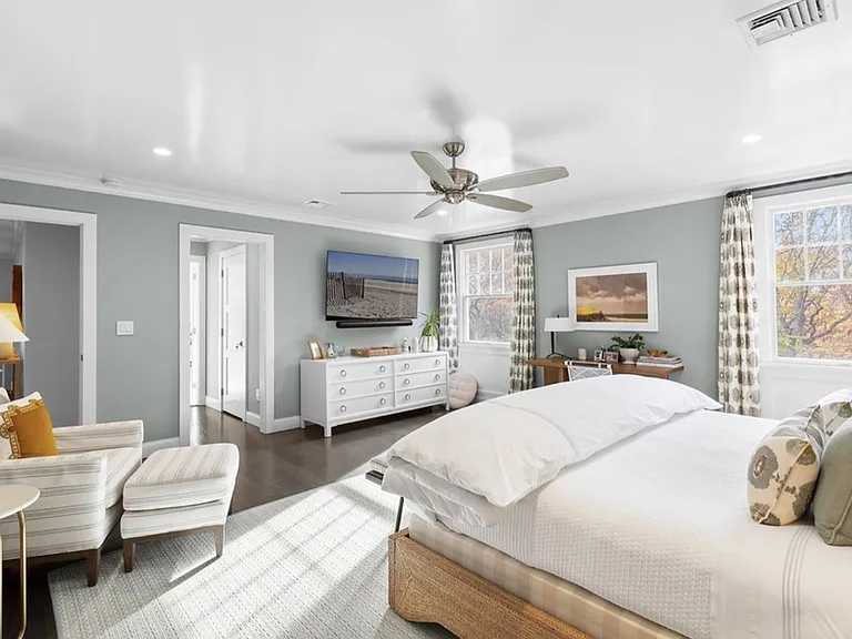 4 Fairway Dr — Photo 11
