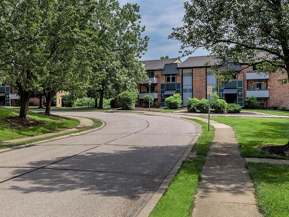 LakeHouse at Florence Apartments
