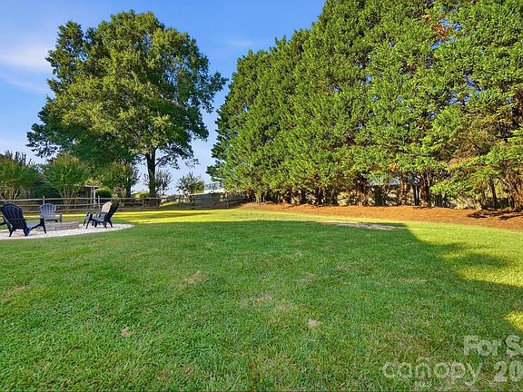 2nd image of 127 Sea Island Blvd