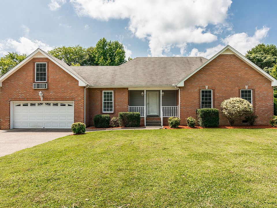 1st image of 105 Honeysuckle Dr