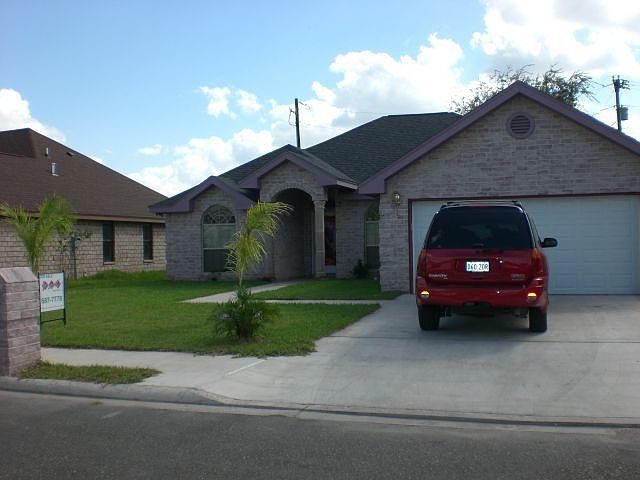 2nd image of 711 W 24th Pl