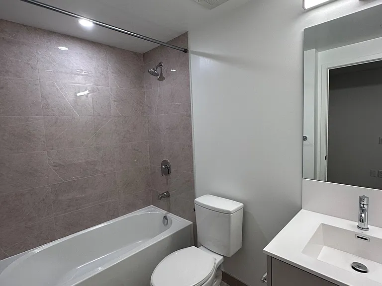 4010 Eglinton Ave W #403 — Photo 15